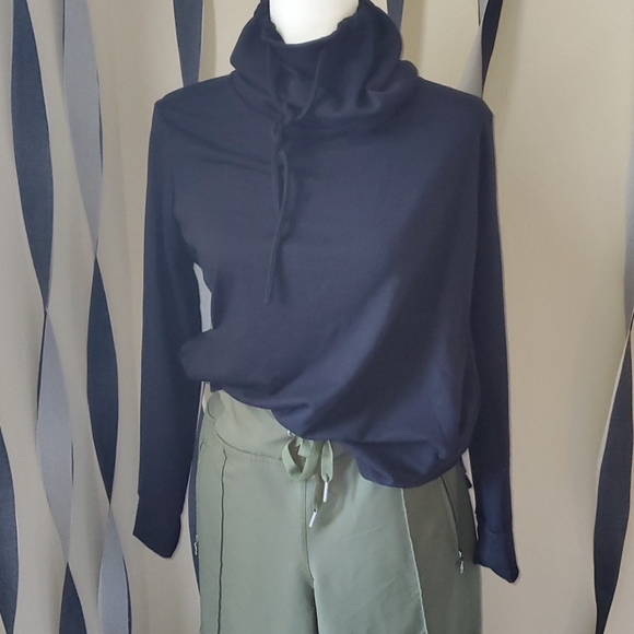 Performance Wear Set - Picture 2 of 8